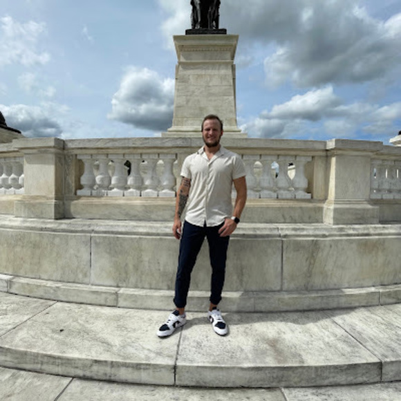 Meet your Posher, Kolin - Picture 1 of 1